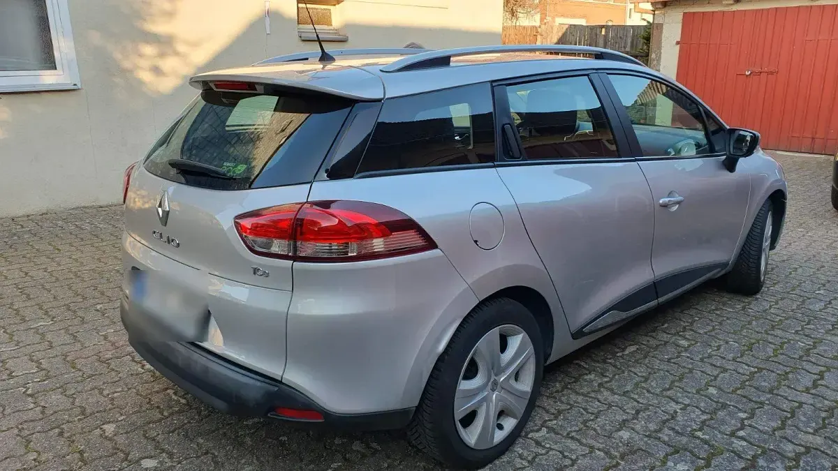 Gebraucht Renault Clio IV 90 PS (66 kW) 2015 Silber Limousine