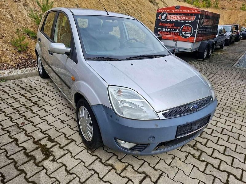 Gebraucht Ford Fiesta 80 PS (58 kW) 2002 Silbermet. Kleinwagen