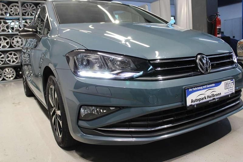 Gebraucht VW Golf Sportsvan IQ Drive 116 PS (85 kW) 2019 Petroleum blue metallic Van / Kleinbus