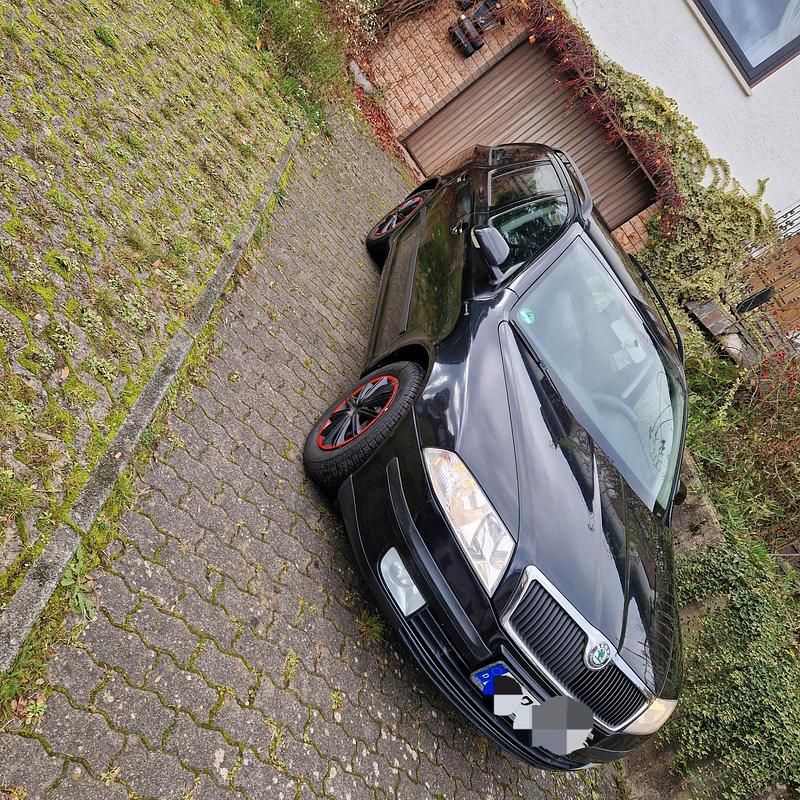 Grün Gebraucht 2008 Skoda Octavia Kombi | 3.600 € (Fairer Preis) - Bild 1/4