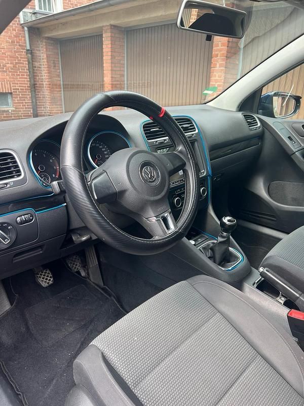 Blau Gebraucht 2011 VW Golf VI Limousine | 3.700 € (Superpreis) - Bild 1/4