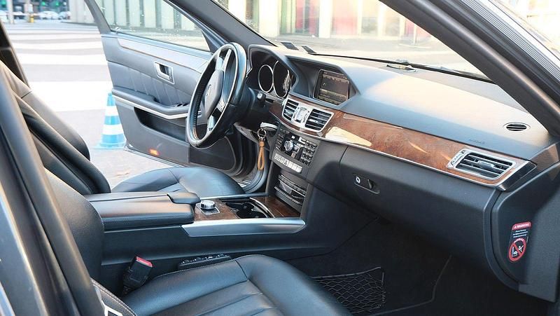 Gebraucht Mercedes E350 258 PS (189 kW) 2014 Grau Kombi