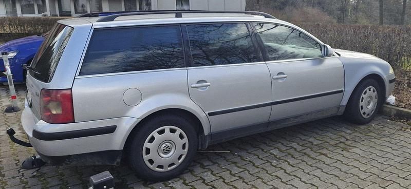 Gebraucht VW Passat 130 PS (95 kW) 2004 Silber Kombi