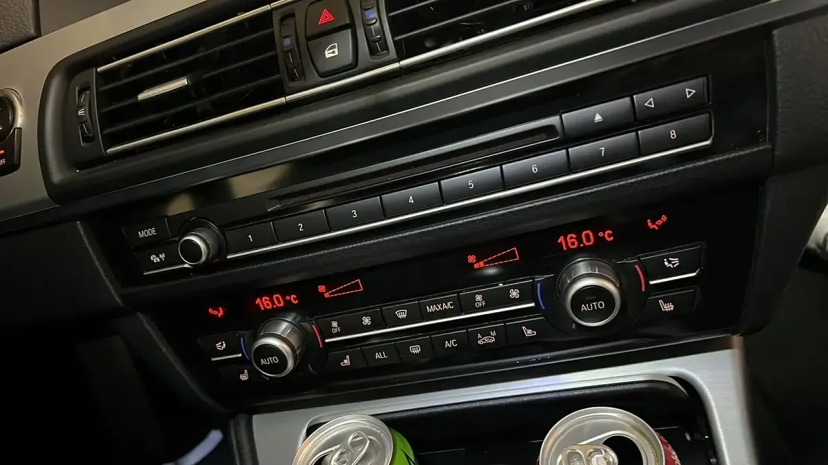 Używany BMW M550 420 KM (308 kW) 2012 Srebrny Sedan/Limuzyna