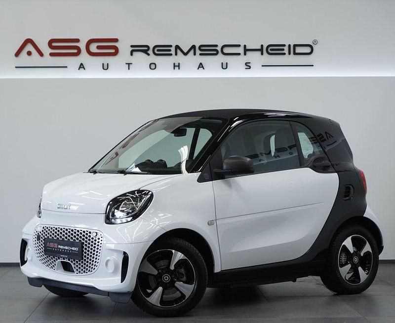 Weiß Gebraucht 2020 Smart ForTwo Electric Drive Passion Limousine | 10.900 € (Fairer Preis) - Bild 1/3