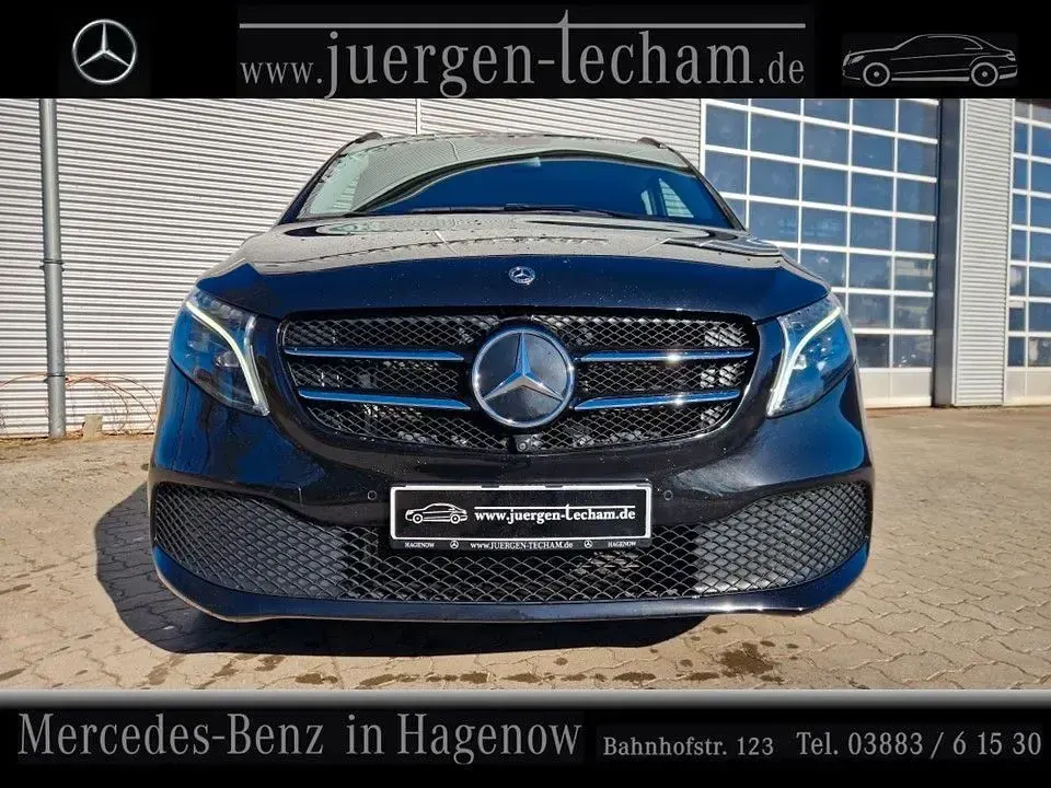 Gebraucht Mercedes V300 237 PS (174 kW) 2024 Obsidian schwarz metallic Van / Kleinbus