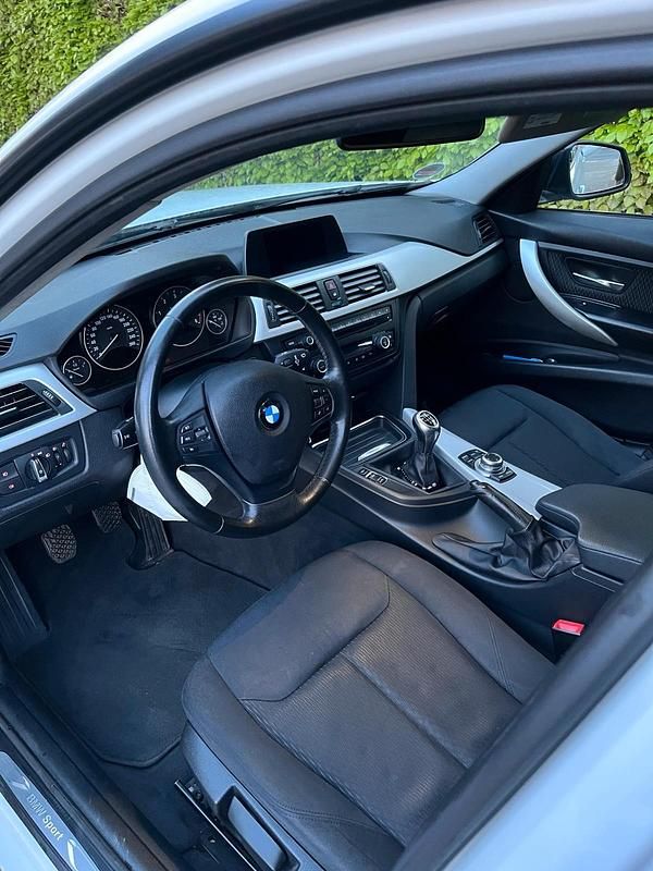 Gebraucht BMW 316 116 PS (85 kW) 2012 Weiß Limousine