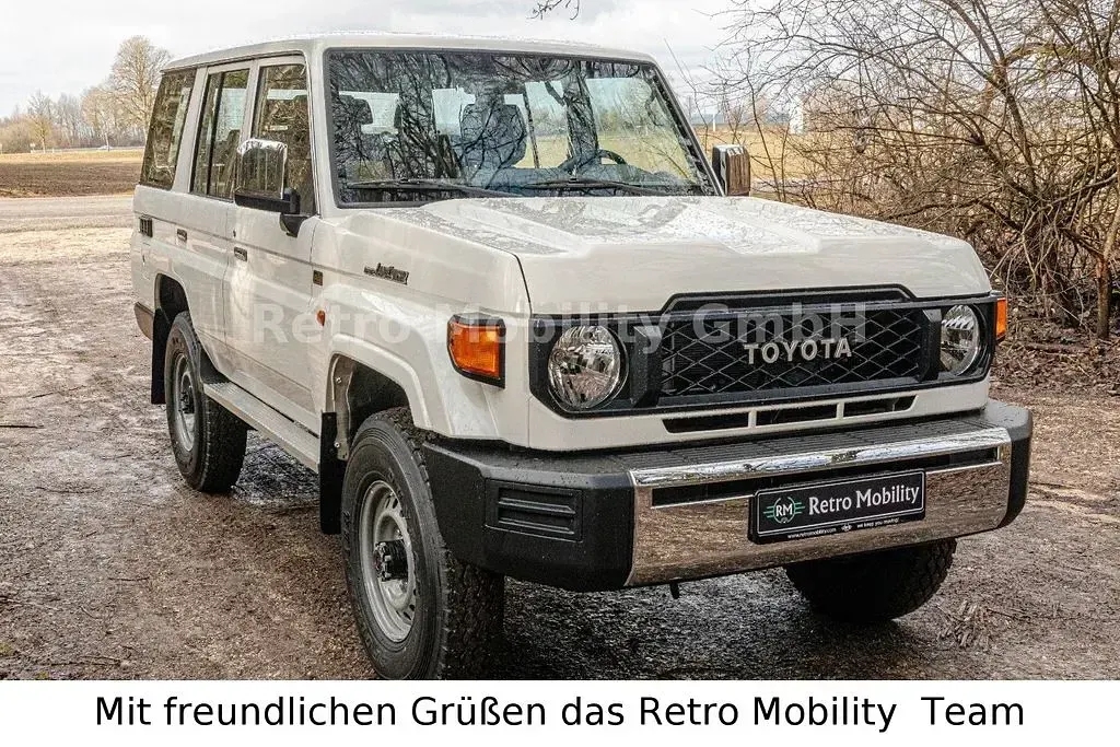 Neu Toyota Land Cruiser 228 PS (167 kW) 2026 Weiß SUV