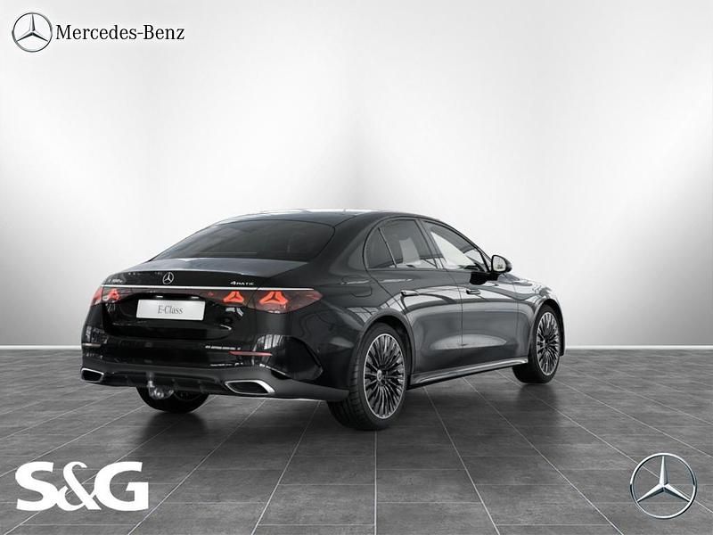 Gebraucht Mercedes E300 AMG 150 PS (110 kW) 2023 Metalliclack obsidianschwarz Limousine