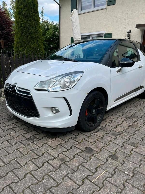 Weiß Gebraucht 2013 Citroën DS3 Kleinwagen | 3.300 € (Guter Preis) - Bild 1/4