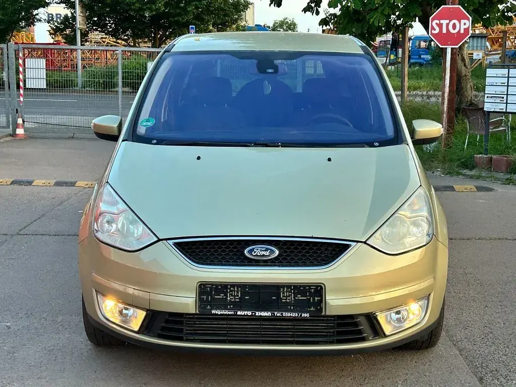 Gebraucht Ford Galaxy Ambiente 140 PS (102 kW) 2006 Beige Van / Kleinbus