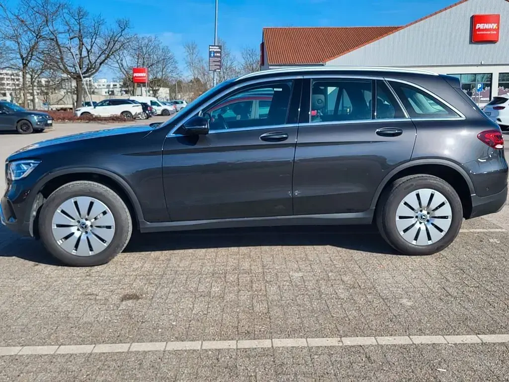Gebraucht Mercedes GLC300 194 PS (142 kW) 2022 Grau SUV