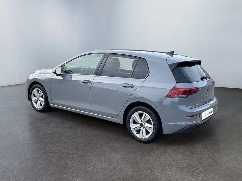 Gebraucht VW Golf VIII Life 150 PS (110 kW) 2024 Grau Limousine