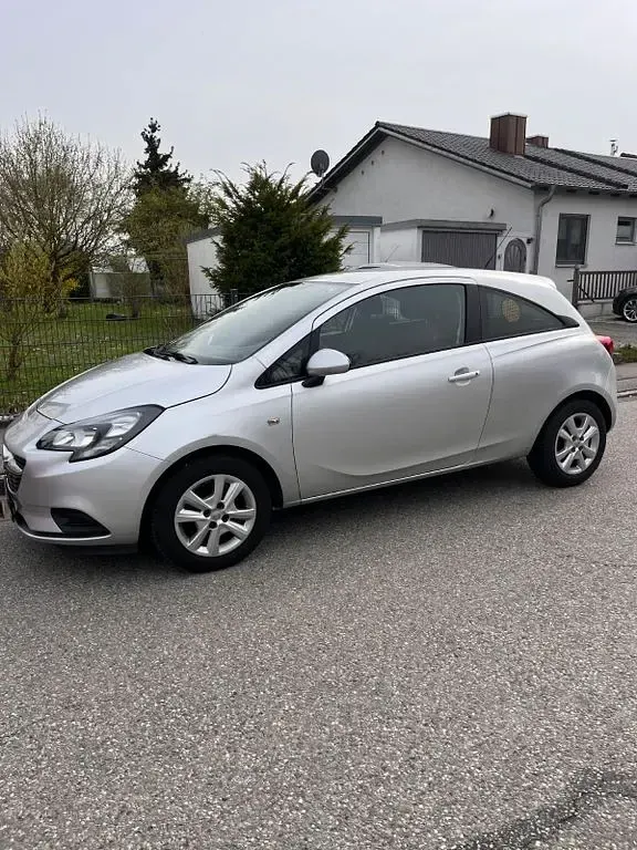 Używany Opel Corsa Innovation 90 KM (66 kW) 2015 Srebrny Hatchback
