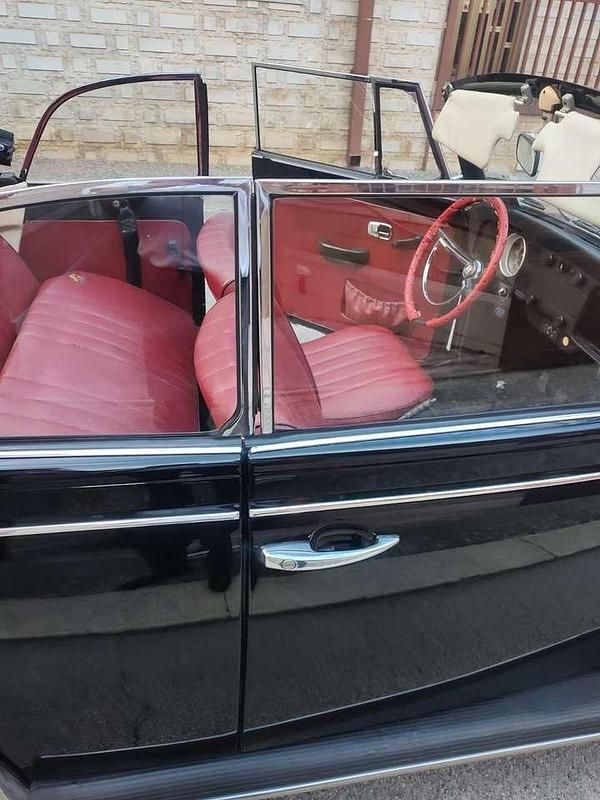 Schwarz Gebraucht 1971 VW Käfer Cabrio | 37.000 € - Bild 1/4