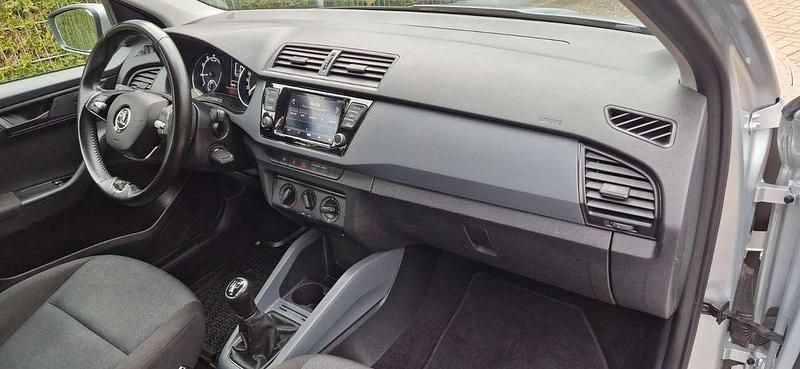 Gebraucht Skoda Fabia Active 95 PS (69 kW) 2019 Silber Kombi