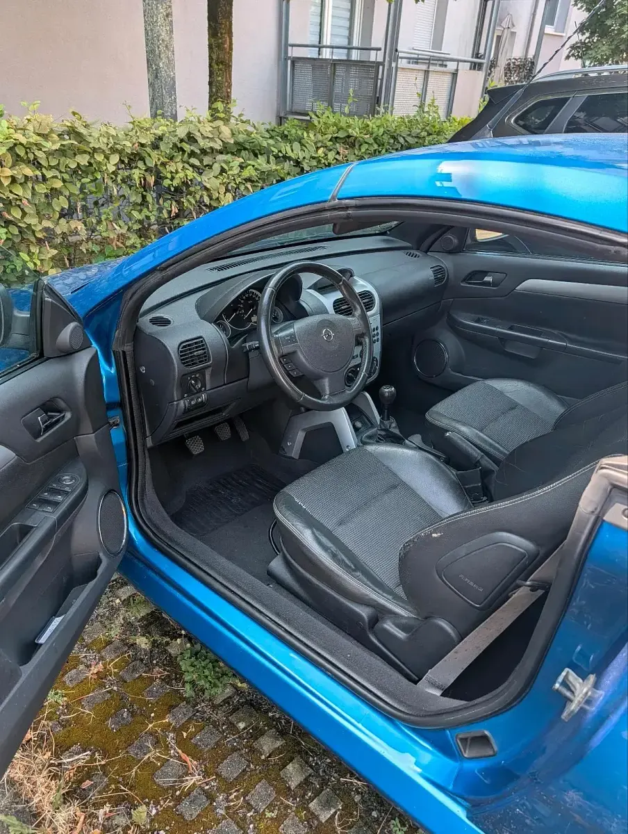 Gebraucht Opel Tigra 115 PS (84 kW) 2004 Blau Cabrio