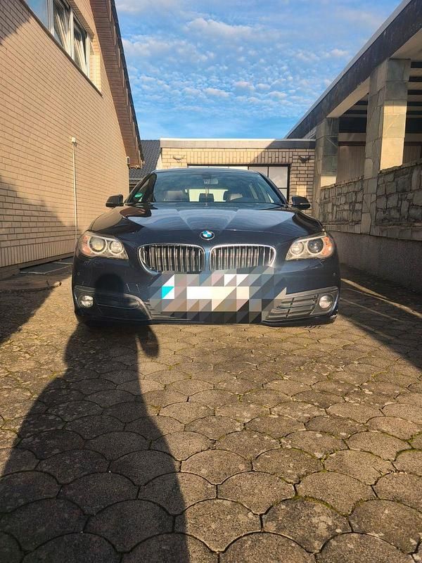 Gebraucht BMW 525 Luxury Line 218 PS (160 kW) 2017 Blau Kombi
