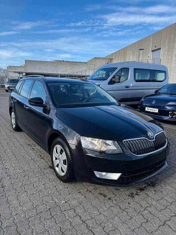 Second-hand Skoda Octavia Ambition 116 CP (85 kW) 2016 Negru Break