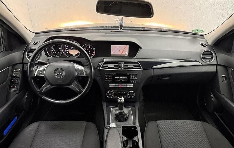 Gebraucht Mercedes C180 156 PS (114 kW) 2011 Schwarz Limousine