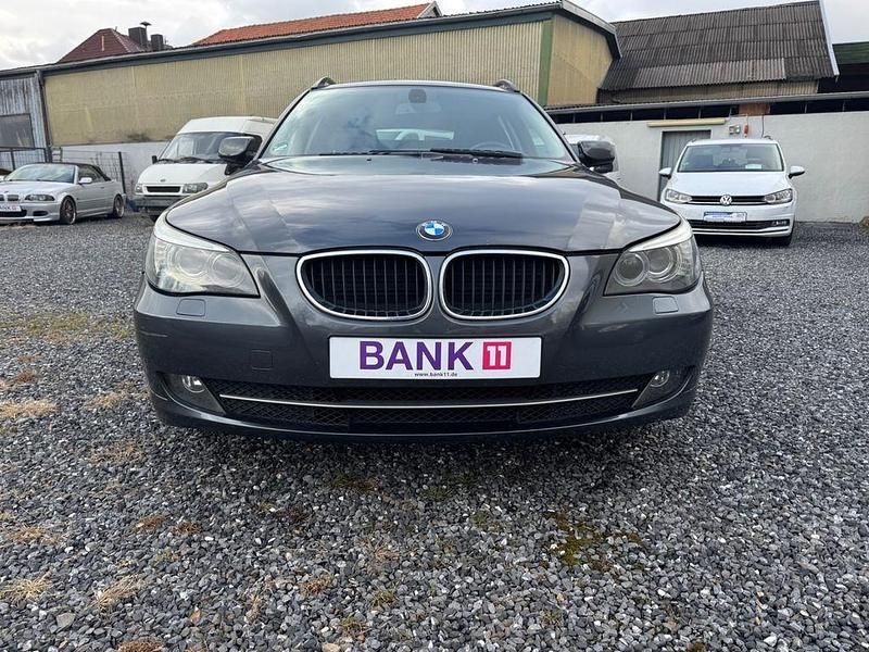 Gebraucht BMW 520 177 PS (130 kW) 2009 Grau Kombi