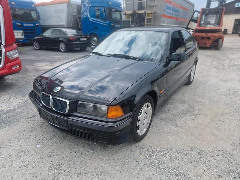 Schwarz Gebraucht 1997 BMW 316 Compact Kleinwagen | 899 € (Superpreis) - Bild 1/4
