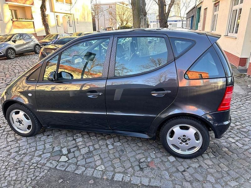 Gebraucht Mercedes A160 Classic 102 PS (75 kW) 1998 Schwarz Van / Kleinbus