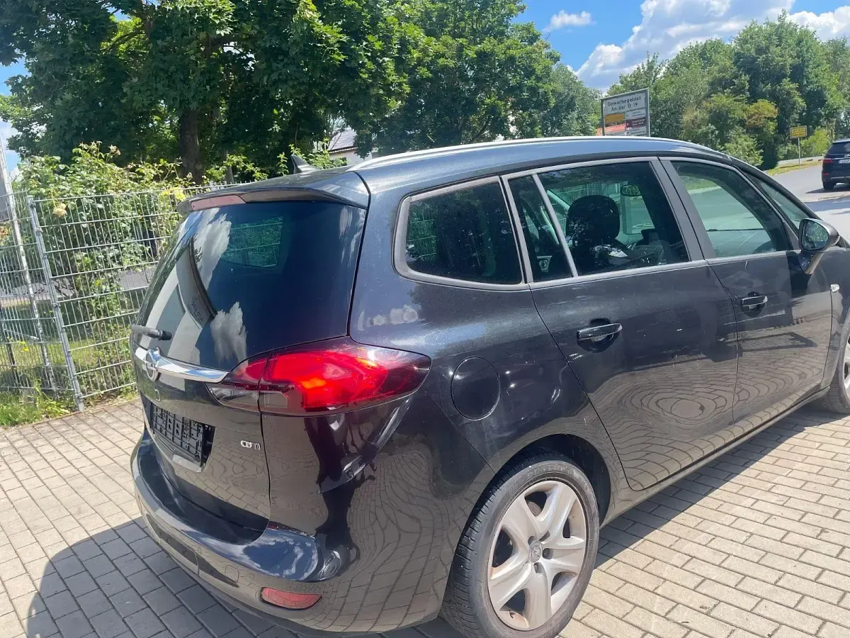 Gebraucht Opel Zafira Tourer Edition 131 PS (96 kW) 2013 Schwarz Van / Kleinbus