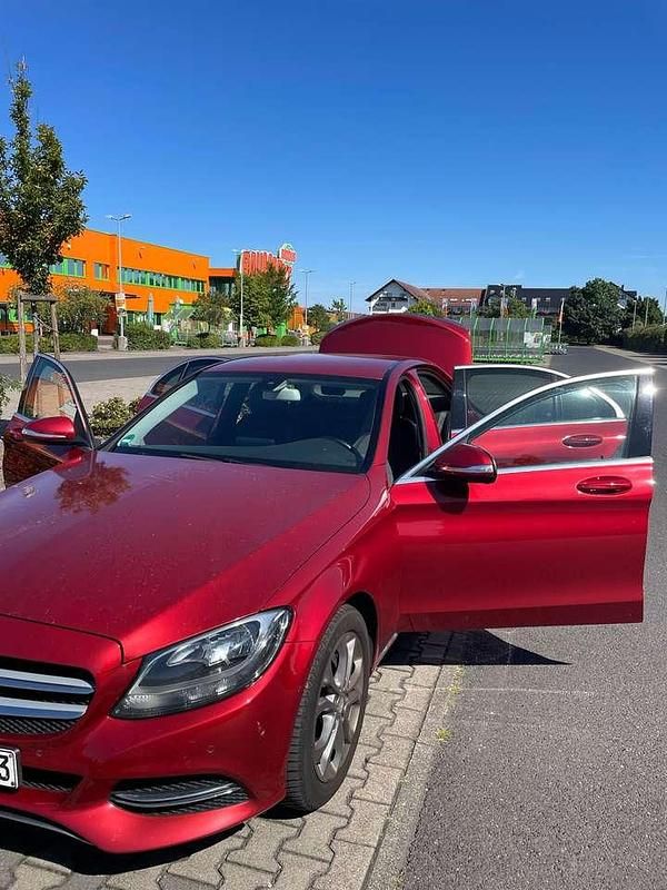 Rot Gebraucht 2014 Mercedes C220 Limousine | 13.900 € (Fairer Preis) - Bild 1/4