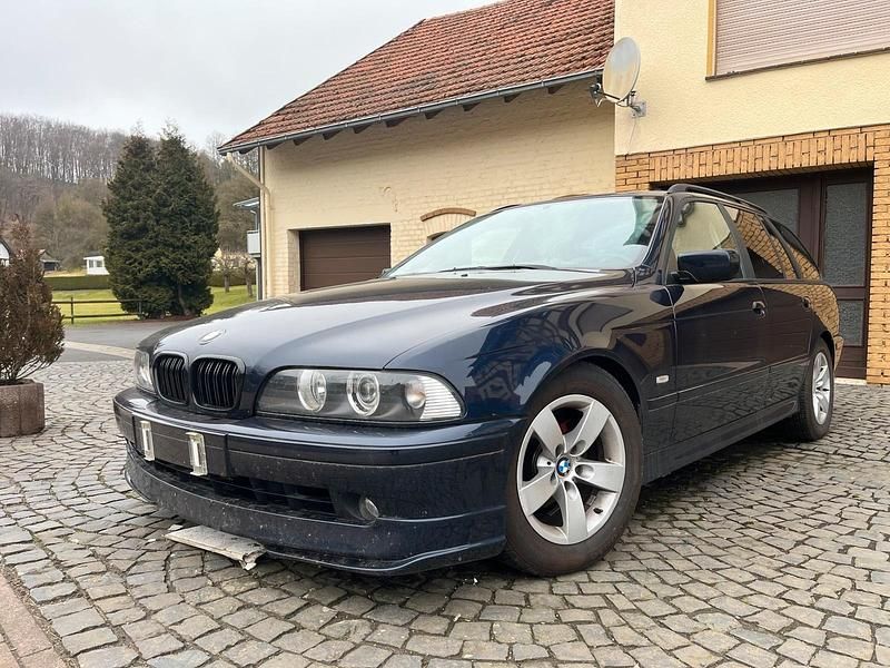 Second-hand BMW 525 192 CP (141 kW) 2001 Albastru Break