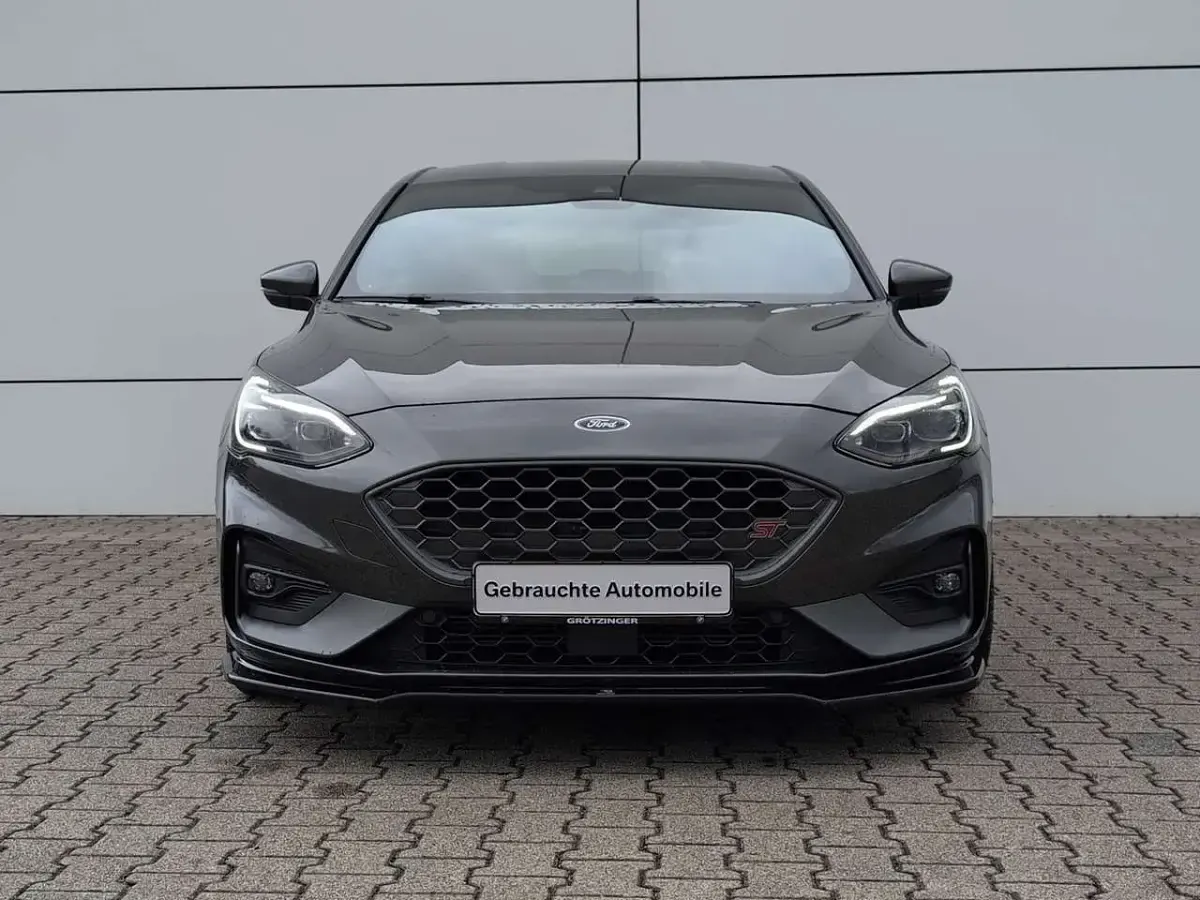 Używany Ford Focus ST 280 KM (205 kW) 2020 Szary Sedan/Limuzyna