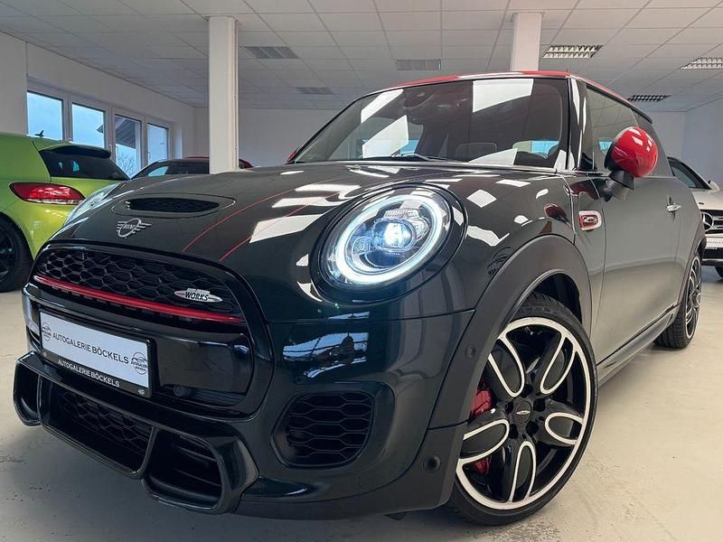 Gebraucht Mini John Cooper Works Chili 231 PS (169 kW) 2020 Grün Kleinwagen