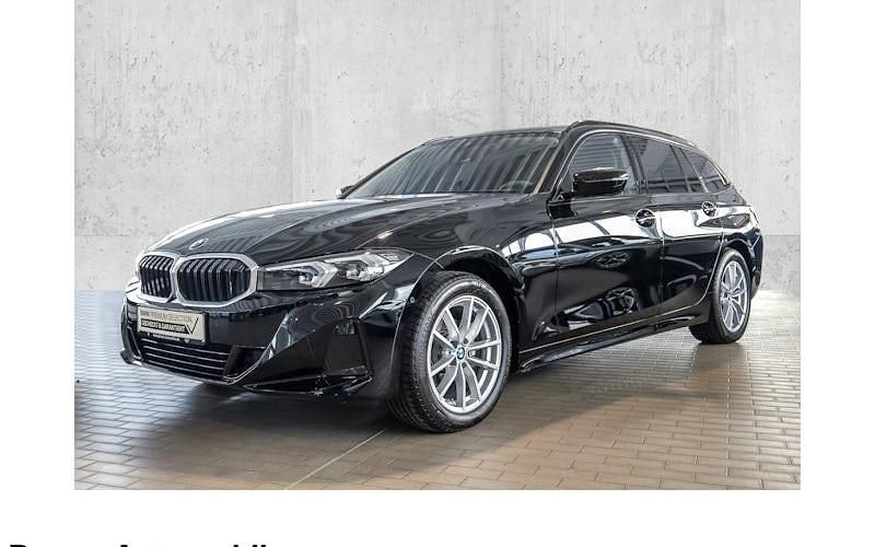 Schwarz Gebraucht 2025 BMW 318 Comfort Edition Kombi | 37.890 € (Fairer Preis) - Bild 1/4