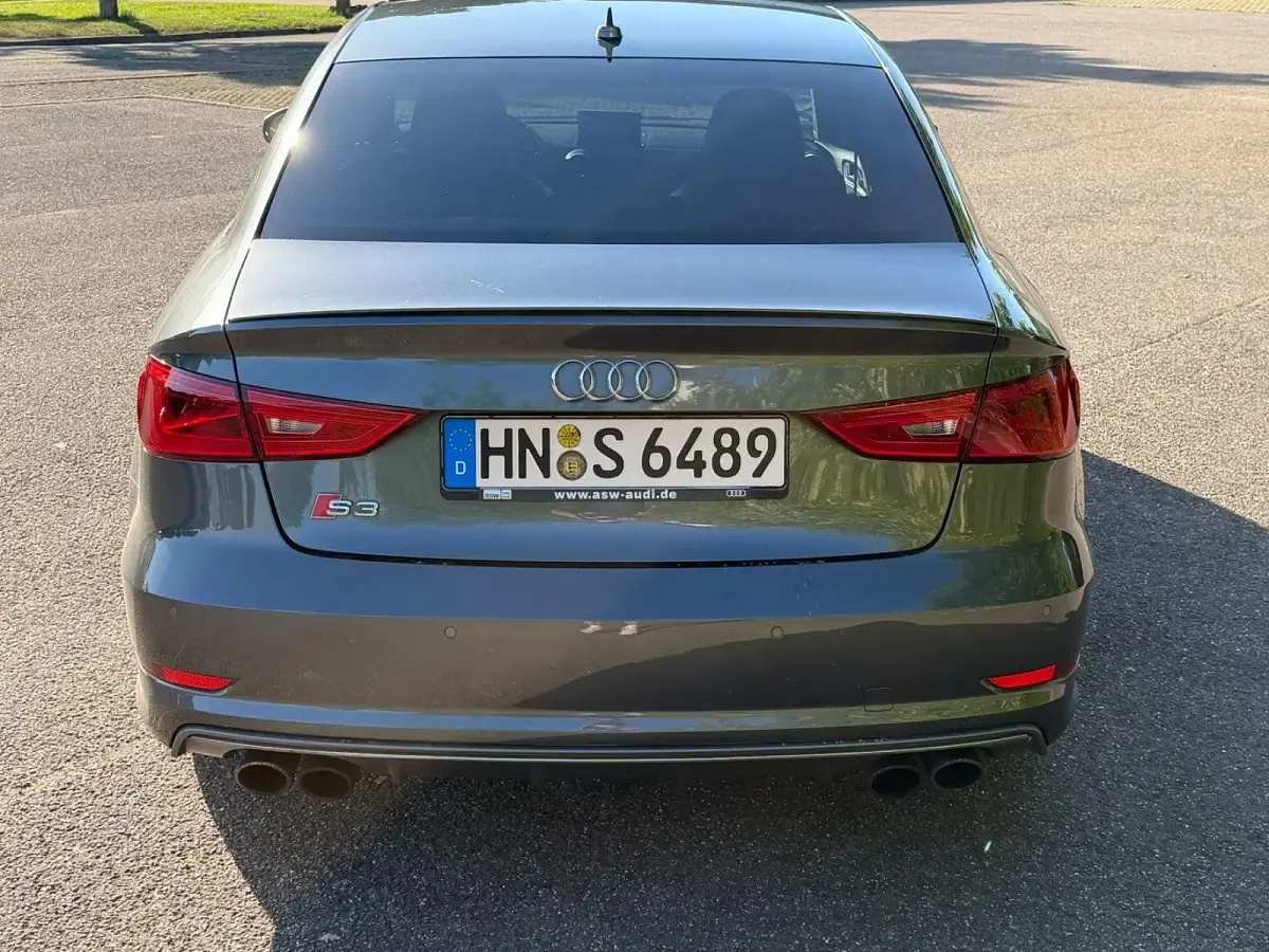 Gebraucht Audi S3 Ambiente 300 PS (220 kW) 2015 Grau Limousine