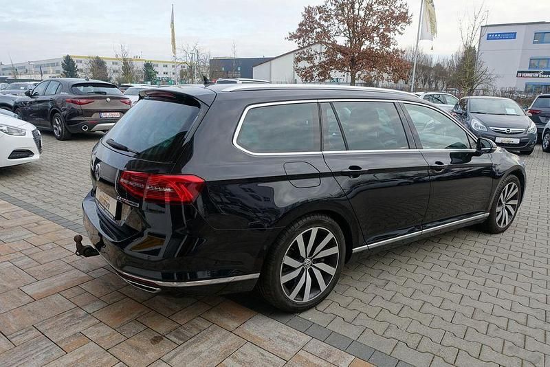 Gebraucht VW Passat Highline 239 PS (175 kW) 2015 Schwarz Kombi