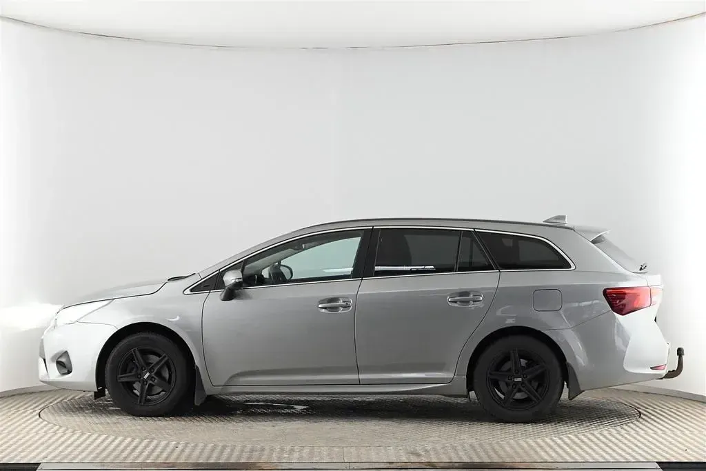 Gebraucht Toyota Avensis Executive 147 PS (108 kW) 2018 Grau Kombi