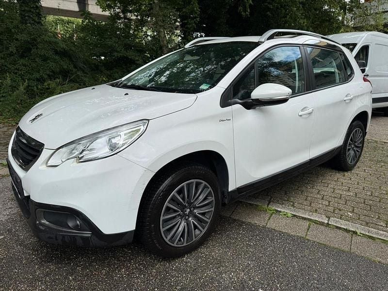 Weiß Gebraucht 2016 Peugeot 2008 Active SUV | 4.700 € (Guter Preis) - Bild 1/4