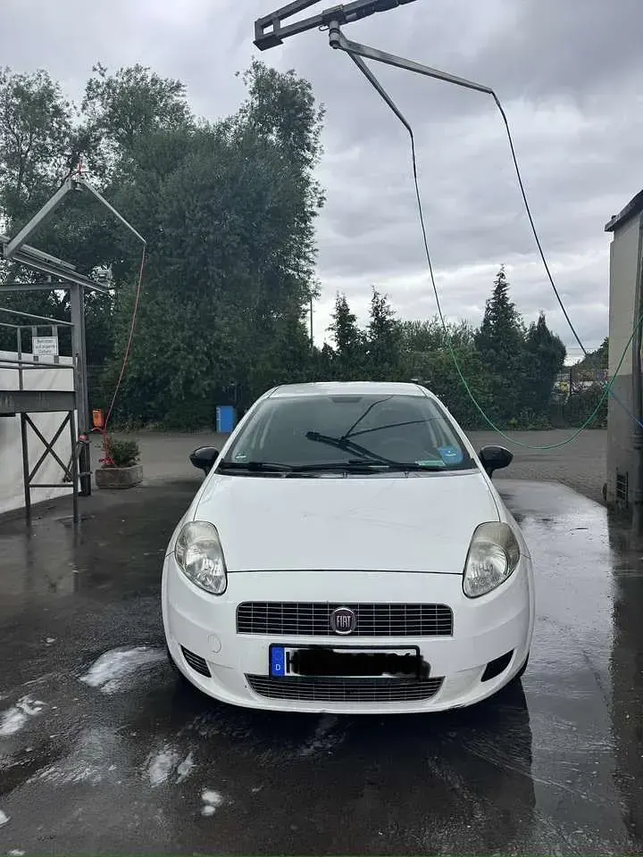 Gebraucht Fiat Grande Punto Active 77 PS (56 kW) 2009 Weiß Kleinwagen