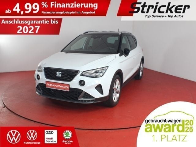 Weiß (nevada weiß metallic) Gebraucht 2023 Seat Arona FR SUV | 15.890 € (Guter Preis) - Bild 1/4