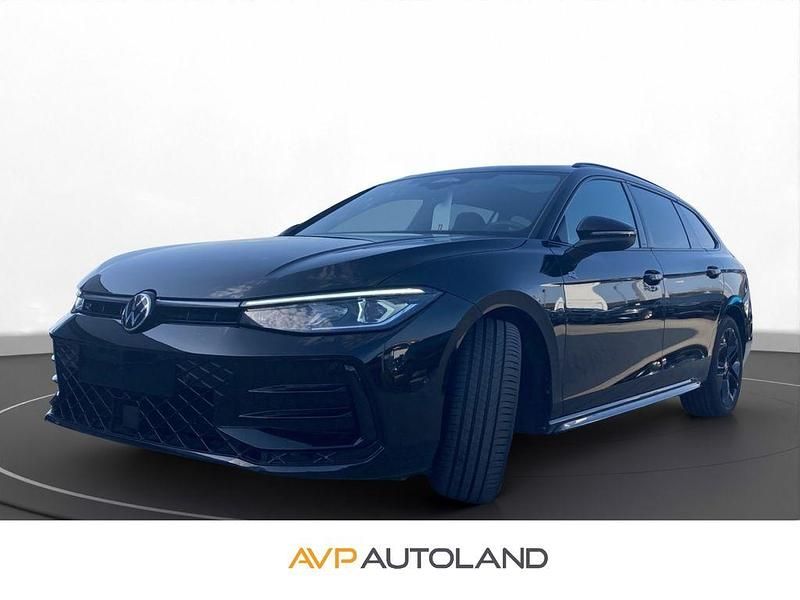 Gebraucht VW Passat Style 150 PS (110 kW) 2025 Grenadillschwarz Kombi