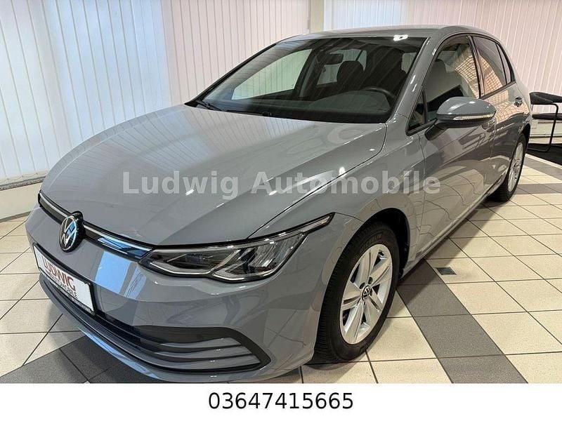 Gebraucht VW Golf Life 110 PS (80 kW) 2024 Grau Limousine