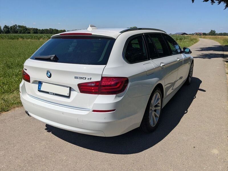 Weiß Gebraucht 2014 BMW 530 Luxury Line Kombi | 12.900 € (Guter Preis) - Bild 1/4