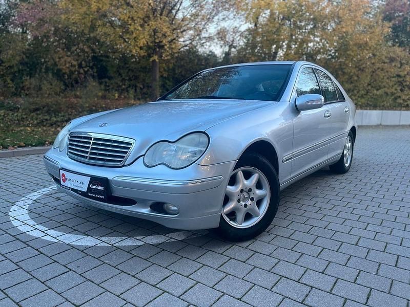 Silber Gebraucht 2001 Mercedes C180 Elegance Limousine | 3.290 € (Etwas zu teuer) - Bild 1/4