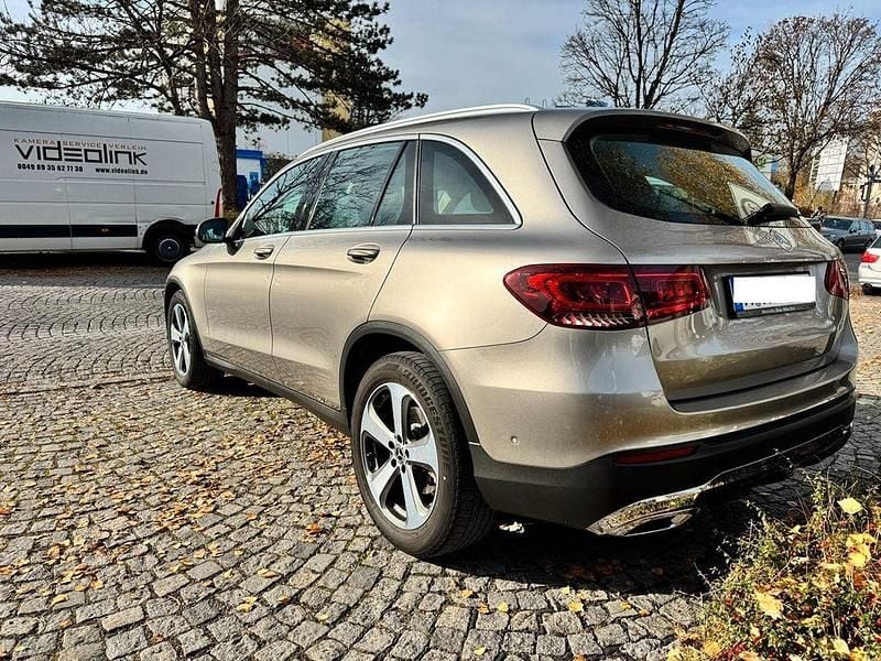 Gebraucht Mercedes GLC220 194 PS (142 kW) 2020 Silber Coupé