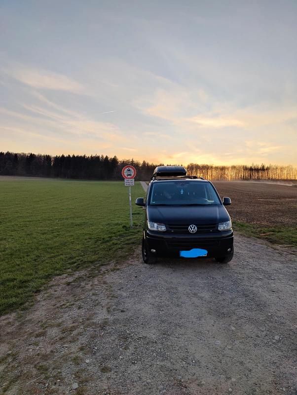 Gebraucht VW Transporter 102 PS (75 kW) 2011 Schwarz Van