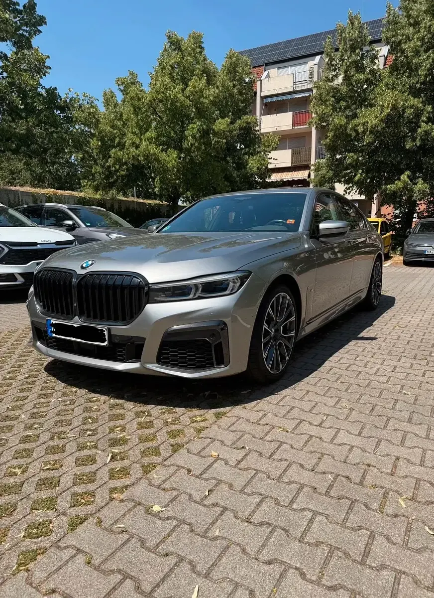Gebraucht BMW 730 M Sport 265 PS (194 kW) 2020 Silber Limousine