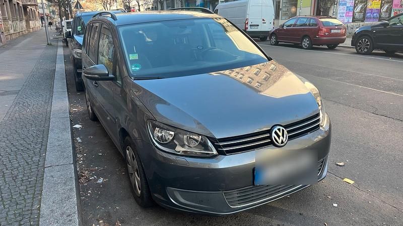 Grau Gebraucht 2010 VW Touran Van / Kleinbus | 4.500 € (Teuer) - Bild 1/4