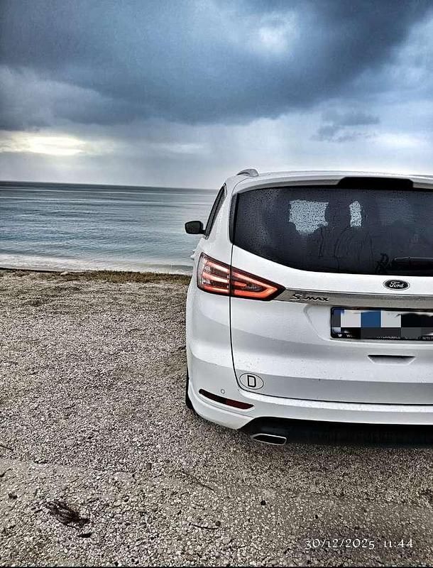 Gebraucht Ford S-MAX Titanium 209 PS (153 kW) 2015 Van / Kleinbus