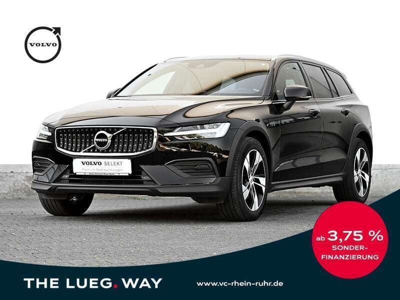 Gebraucht Volvo V60 CC Pro 197 PS (144 kW) 2022 Andere farbe Kombi