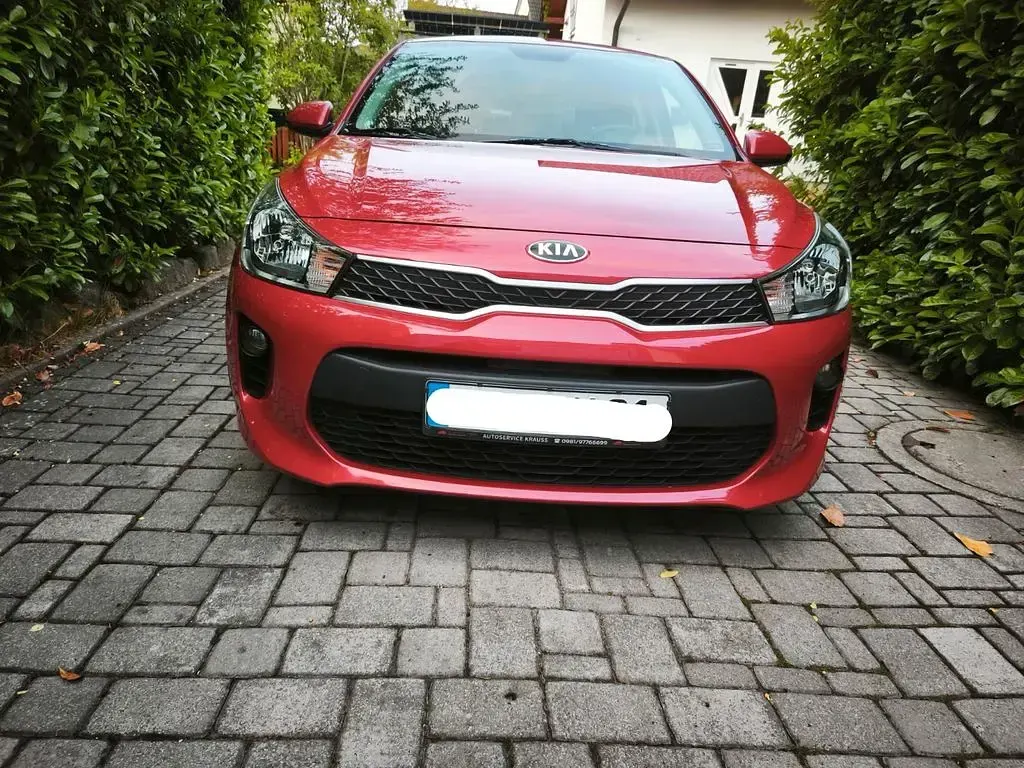 Gebraucht Kia Rio 84 PS (61 kW) 2018 Rot Limousine